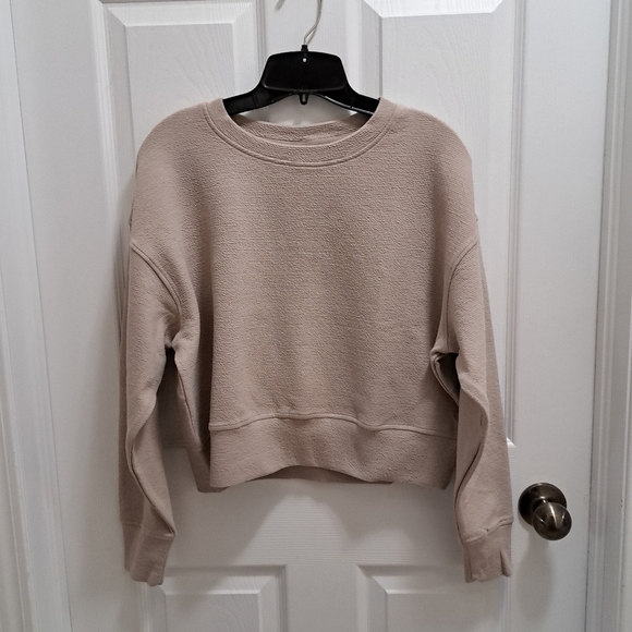 New! Danskin Cropped Crew Sweatshirt Beige Long Sleeved Women's XS Jacquard Top - Picture 9 of 16